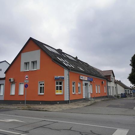 Zimmervermietung Schoenfliesser Stuben Auch Fuer Monteure Eisenhüttenstadt Buitenkant foto
