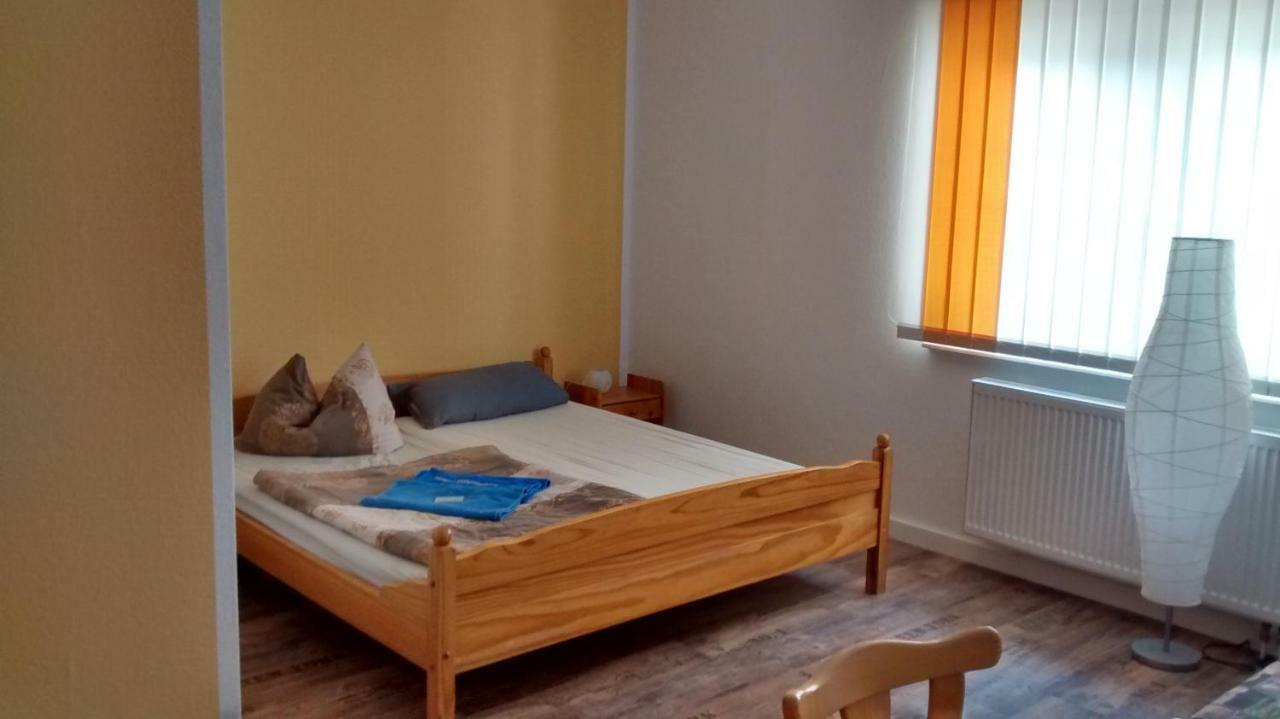 Zimmervermietung Schoenfliesser Stuben Auch Fuer Monteure Eisenhüttenstadt Buitenkant foto