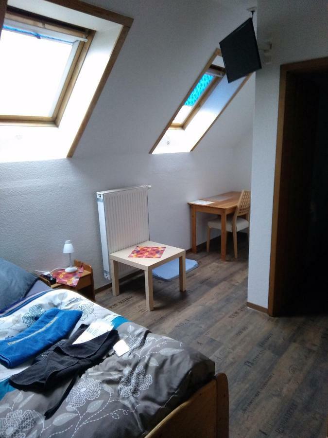 Zimmervermietung Schoenfliesser Stuben Auch Fuer Monteure Eisenhüttenstadt Buitenkant foto